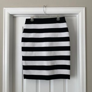 Express Black/white pencil skirt- Size L